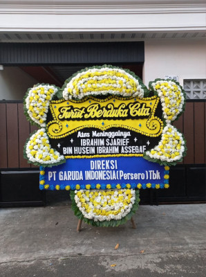 Papan Bunga Duka di Cigugur Tengah