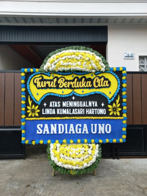 Papan Bunga Duka di Cigugur Tengah